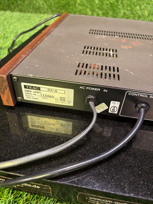 DBX Einheit TEAC RX-9 Rückseite Typenschild und Netzanschluss