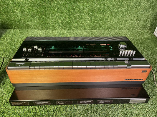 Receiver Loewe Opta ST 80 Gesamtansicht schräg von vorne