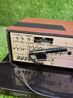 JVC 4VR-5436 Quad Receiver Typenschild und Netzanschluss