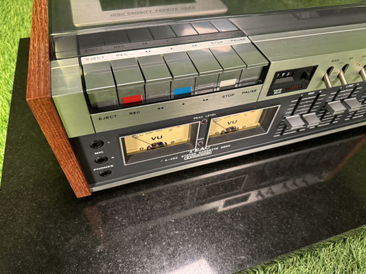 Teac A-450 Kassettendeck Bedienfeld und Regler