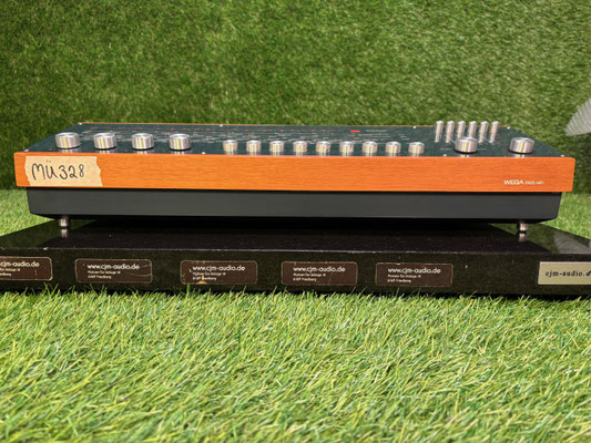 Wega 3105 HiFi Receiver Frontansicht