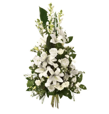 Réf: GRB_6 Gerbe de fleurs piquées avec roses et fleurs variées blanches. Long: 70 cm, à partir de 120 €