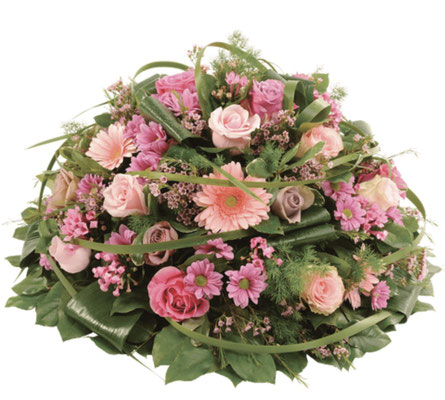 Réf: CRB_2 Coussin composé de fleurettes champêtres en camaïeu rose et parme (Ø50 x H.40 cm) à partir de 190 €