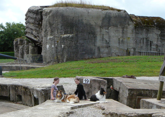 Die größte der alten Bunkeranlagen an den Landungsstränden, heute ein Freilichtmuseum