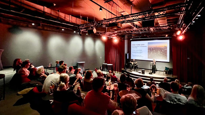 New York City. Eine literarisch-musikalische Kulturreise, Hafenbühne, Hamburg, 2025