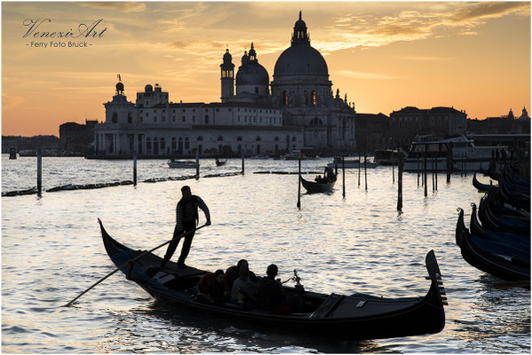 Venedig - Gondeln im Abendlicht