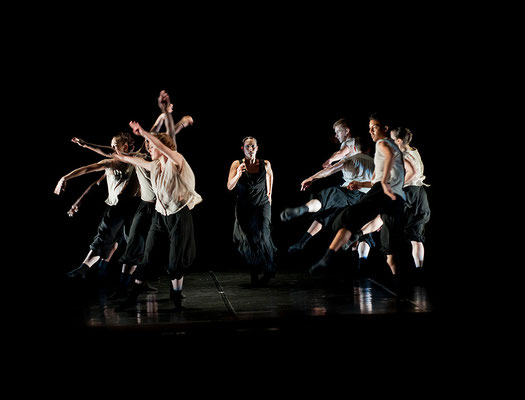 Juana  Asun Noales    Luna Negra Dance Theater