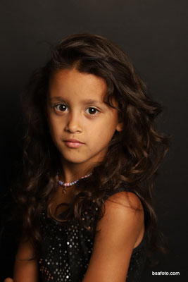 Kinderfotografie en fotoshoot kinderfeest in Breda en Oosterhout voor meisjes die hun verjaardag als fotomodel willen vieren