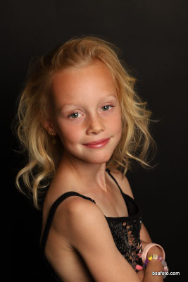 Kinderfotografie en fotoshoot kinderfeest in Breda en Oosterhout voor meisjes die hun verjaardag als fotomodel willen vieren