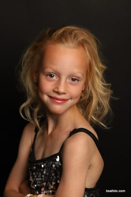Kinderfotografie en fotoshoot kinderfeest in Breda en Oosterhout voor meisjes die hun verjaardag als fotomodel willen vieren