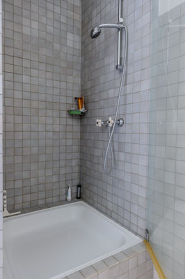 Separate  Dusche