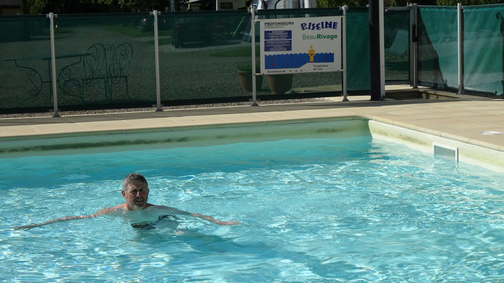 Philippe est enfin arrivé à rentrer dans l'eau