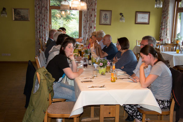 Gemeinsames Essen am Vorabend der Exkursion /Foto: B. Budig