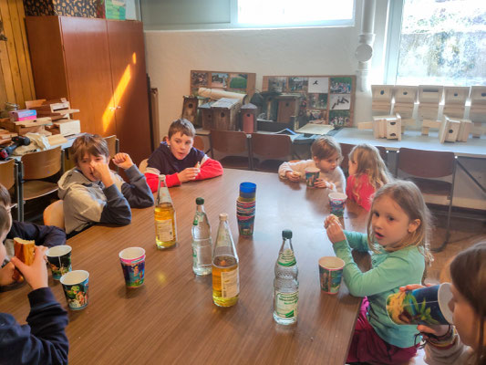Eine Pause nach dem Zusammenbauen darf nicht fehlen (Foto: Christa Braun)
