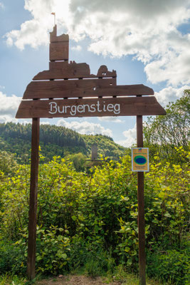 Nächstes Ziel: Der Burgestieg (Foto: H. Budig)