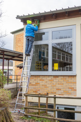 Hoch oben hängt der Kameranistkasten (Foto: B. Budig)