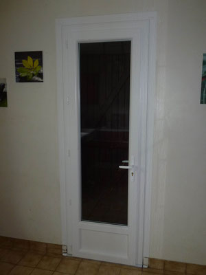Porte fenêtre PVC aprés interantion en renovation coté intérieur