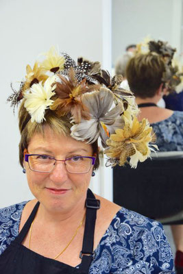 Workshop Un Bouquet des Fleurs Federnblumen. Foto © Christine Rohr Master Milliner & Academy