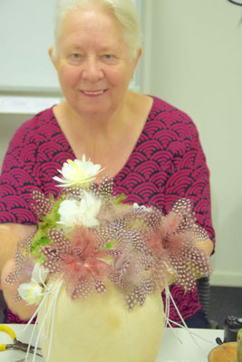 Workshop Un Bouquet des Fleurs Federnblumen. Foto © Christine Rohr Master Milliner & Academy