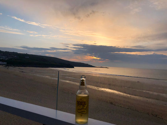 Feierabend-Cider auf dem Balkon!