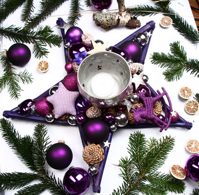Variante 1: Langlebiger Tischstern für die Adventszeit in der Farbkombi: Violett mit Silber.