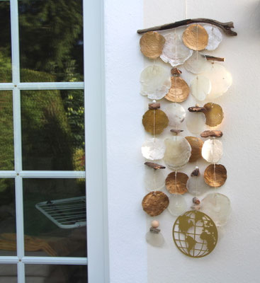 Muschelhänger: Moderne Wand Hängedekoration und Sichtschutz am Fenster, vor ungebetenen Blicken.