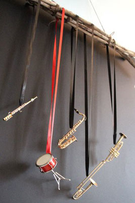 Alle Instrumente sind auch super Tannenbaumschmuck.