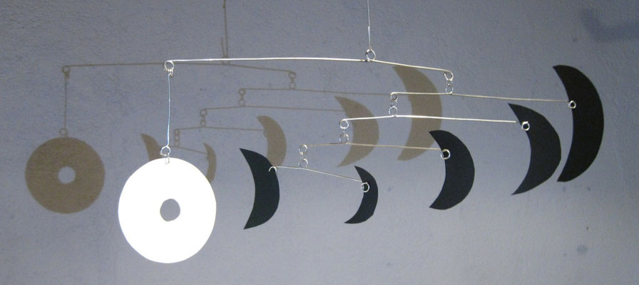 CINC NITS I UN DIA  - wire and plaquene (20x60x30)