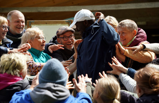 J. Zuma, Klein Leppiner Opernchor. Foto: Helene Lepoivre