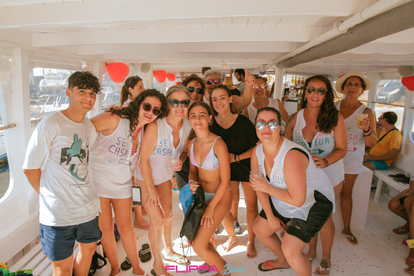 Fiesta en barco para despedidas de solteras en Murcia