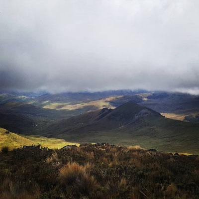 Vista del Páramo Andino desde el Cerro Matangai