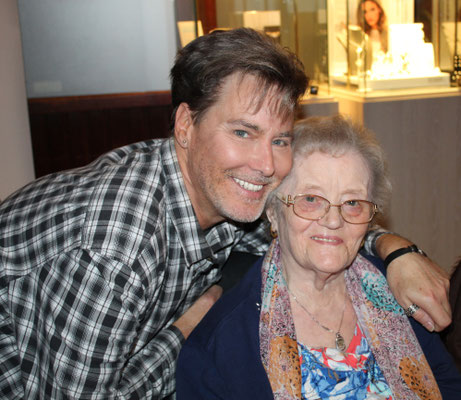 met Moeke Betty , dat ze ruste in vrede