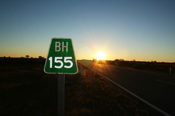 155 ks (Australier lieben Abkürzungen und gemeint sind km) bis Broken Hill
