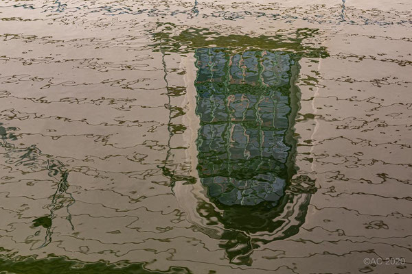 Spiegelung im Wasser, Wasserwerk am Hochablass