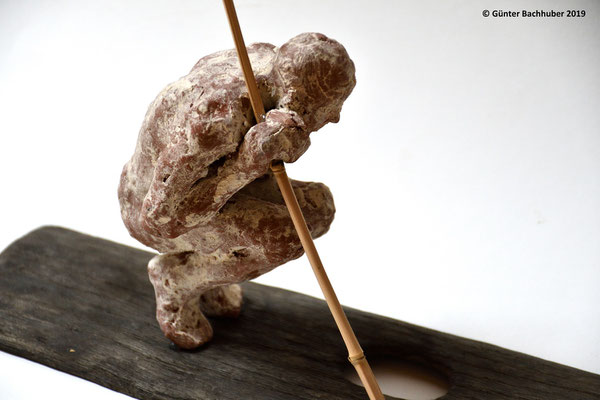 DER WARTENDE - 2019 - Ton, Holz - 15 x 45 cm