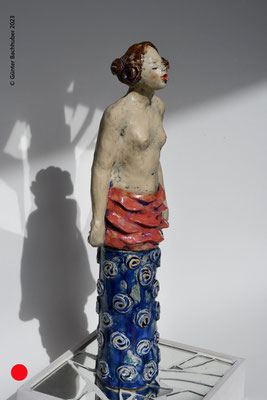 ZUNGENRAUSSTRECKERIN
