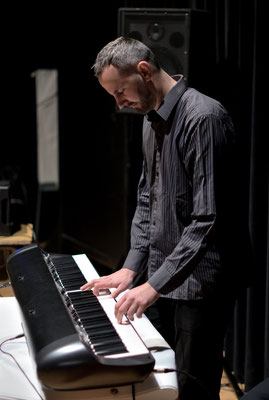 Olivier, Piano