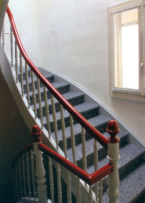 Teppich In Treppenhaus Aldega Fachmanner Fur Wand Und Bodenbelage