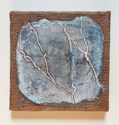 Forks in my road, 20x20cm, sackcloth on canvas, intonaco, pigments, pastelstick