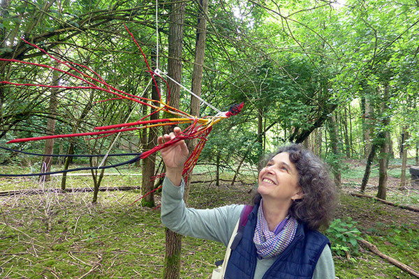 Yannick Charon et une hirondelle en clématite et saule peintes