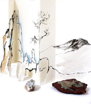 Au fil des pierres 2 - encre de chine, aquarelle, sable, pierres
