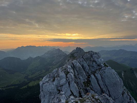 Der Weiterweg vom Dent de Savigny aus. (Foto: Rolf Zurbrügg)