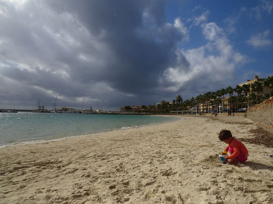 Plage du port de la Colonia St Jordi