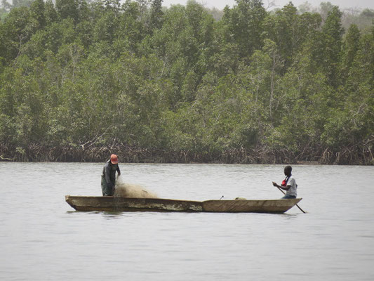 Pêcheurs sur le fleuve