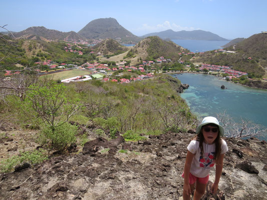 Vue de la baie de Marigot depuis les hauteurs vers la pointe Morel.
