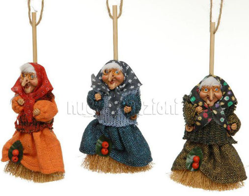 BEFANA SU SCOPA 12CM € 3,50