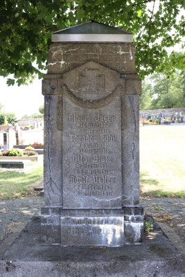 Grävenwiesbach, Ehrenmal für im Ersten Weltkrieg gefallene Soldaten, Zustand vor Beginn der Restaurierungsarbeiten