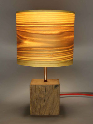 Upcycling Tischlampe Alea mit Echtholzfurnierschirm Olivesche
