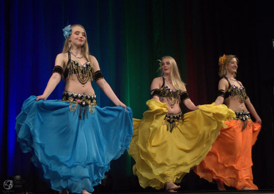 Oriental Rainbow Show - Kufa Krefeld - Iskandas Schülerinnen - Schleiertanz- orientalischer Tanz - Lady-Sahmara-Photo - Kerstin Ellinghoven/Samara Blue - Fotografin Krefeld