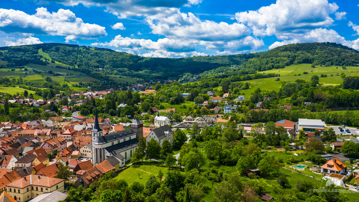 Das Rentamt, die katholische Kirche und der Stadtturm von Bischofsheim